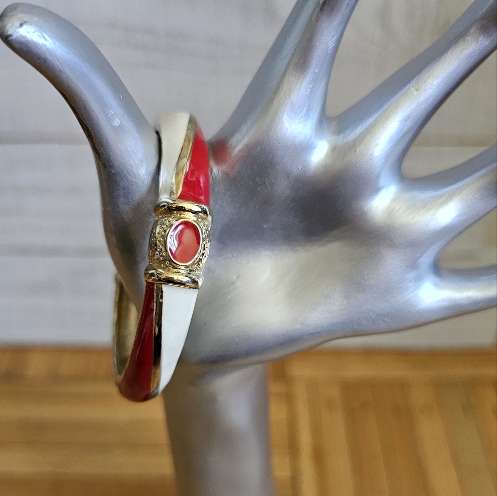 Vintage Goldtone Clamper Bracelet With Cream and Red Enamel. JTF